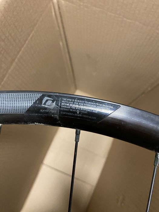 Roda Frente Completa Syncros Gravel