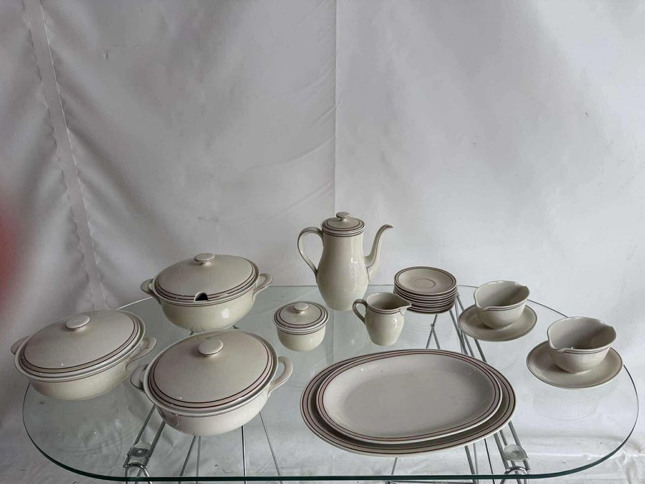 Komoda - komplet porcelany roznej