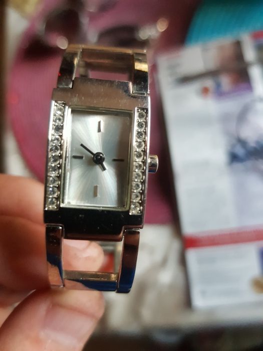 Zegarek  damski z cyrkoniami