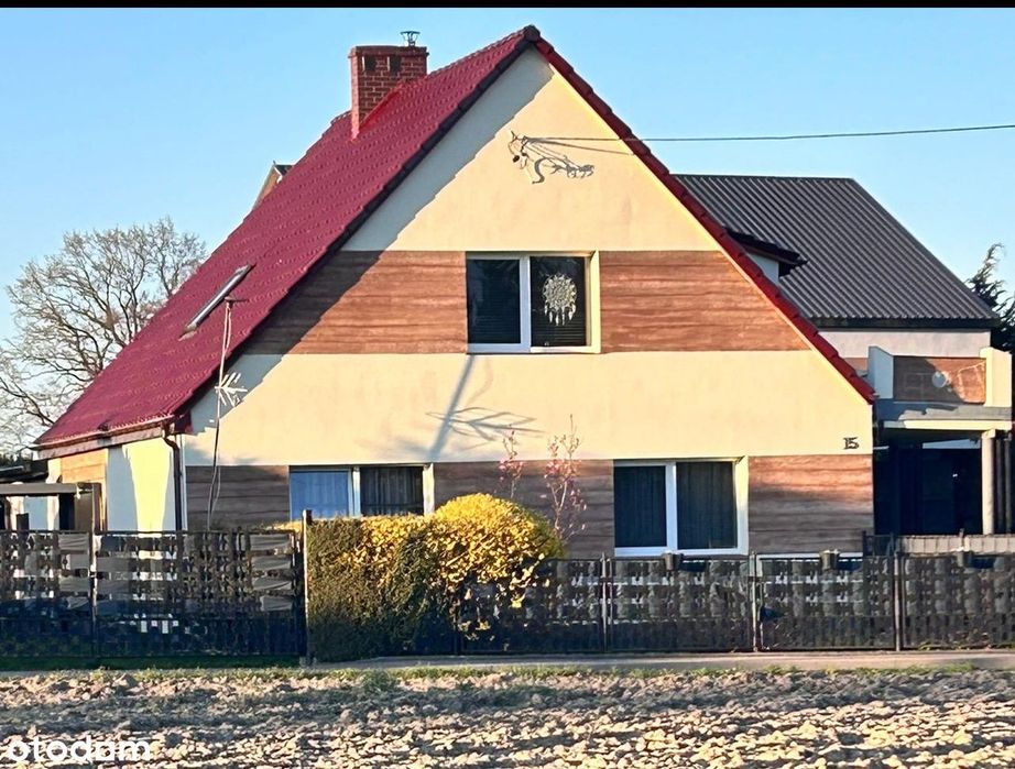 Dom wolnostojący z zabudowaniami gospodarczymi 600 m2