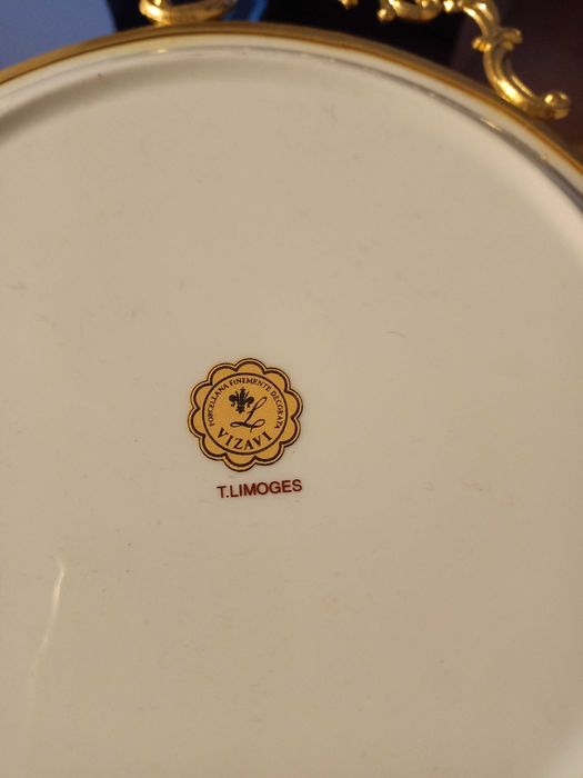 Prato de decoração da marca Limoges Vizavi