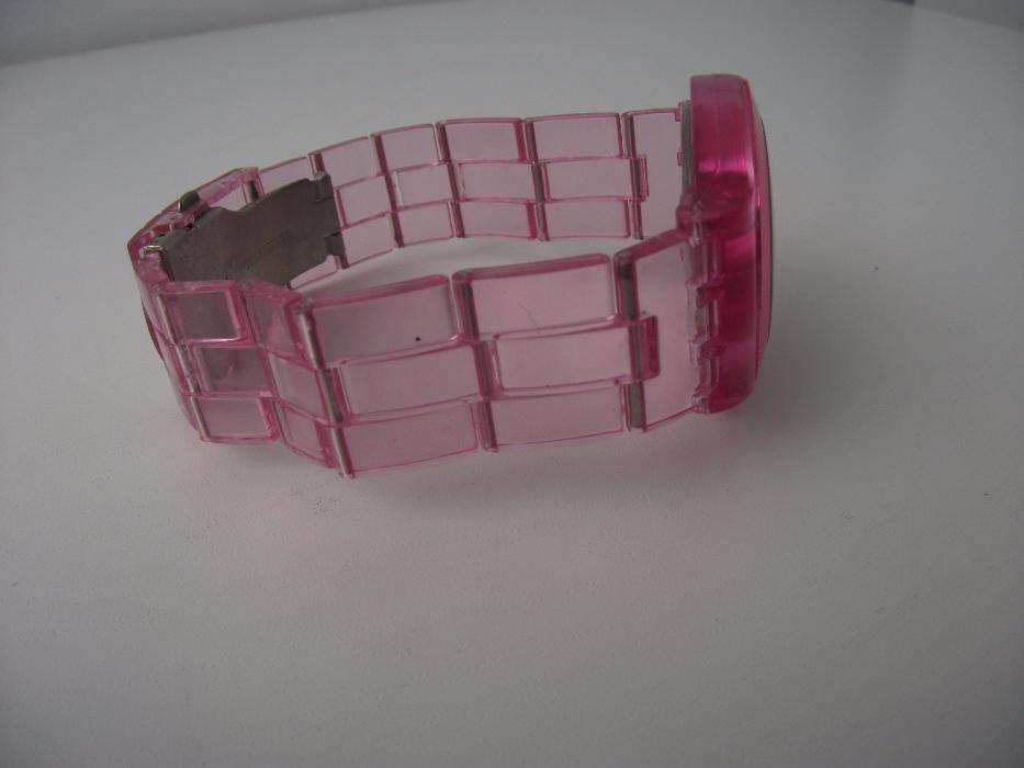 Relógio para Senhora muito bonito em rosa