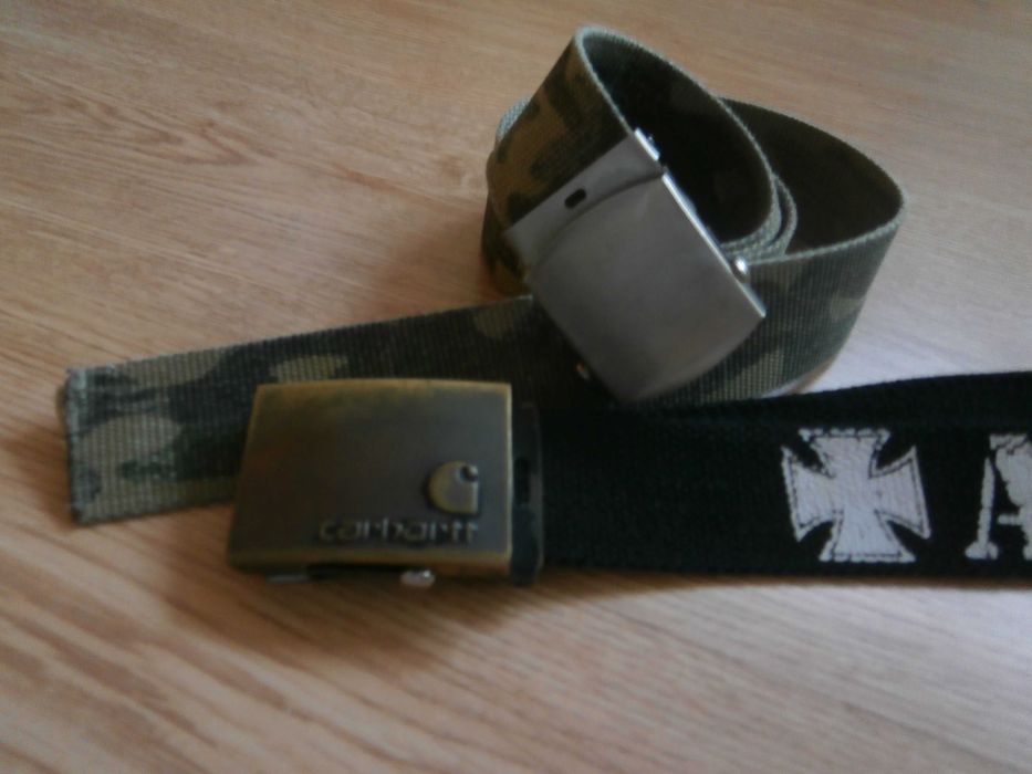 Calções marca CARHARTT e cinto da mesma marca