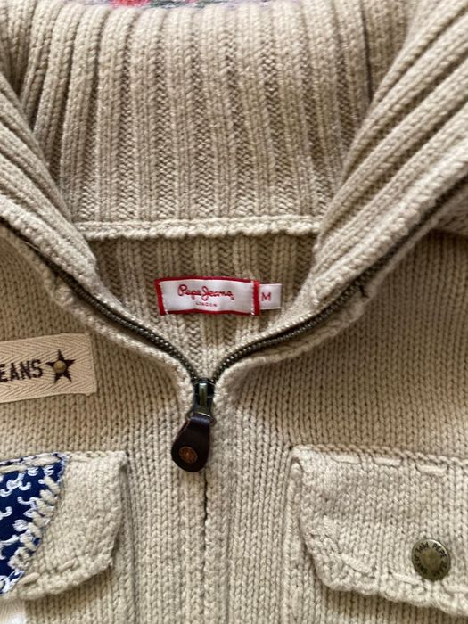 Várias peças de roupa