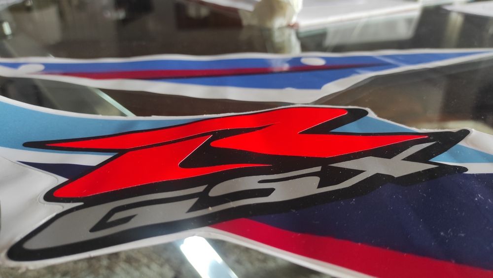 Autocolante Suzuki GSXR 600 K7 esquerdo