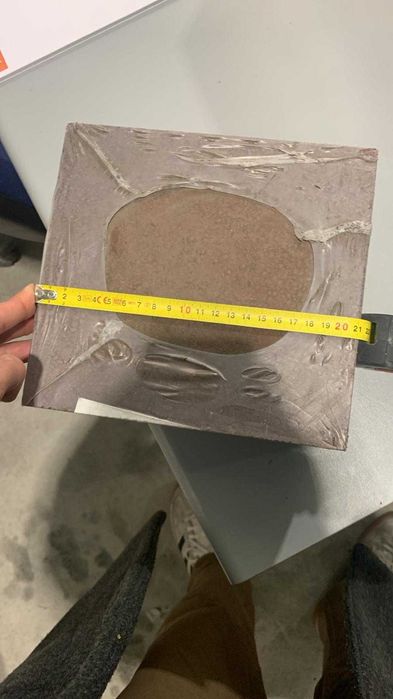 Tijolo de acumulação térmica – modelo grande com furo central