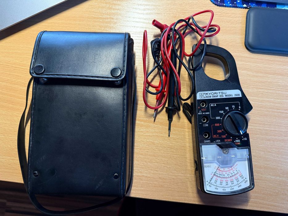 Multimetr analogowy cęgowy Kyoritsu KEW-2608 + etui