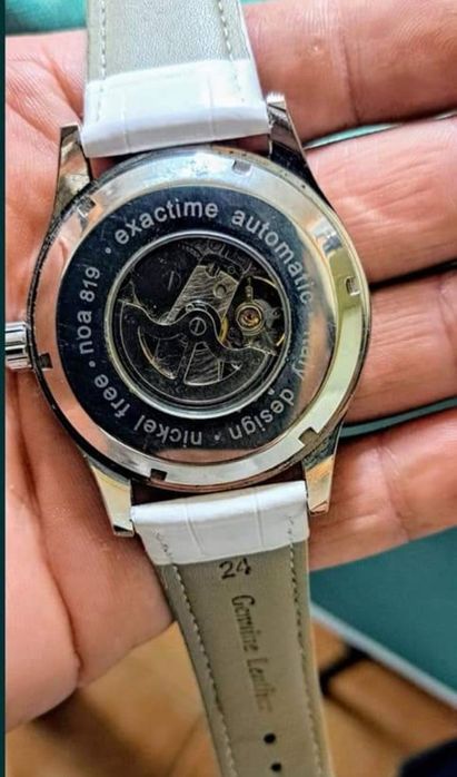 Relógio automático exactime.