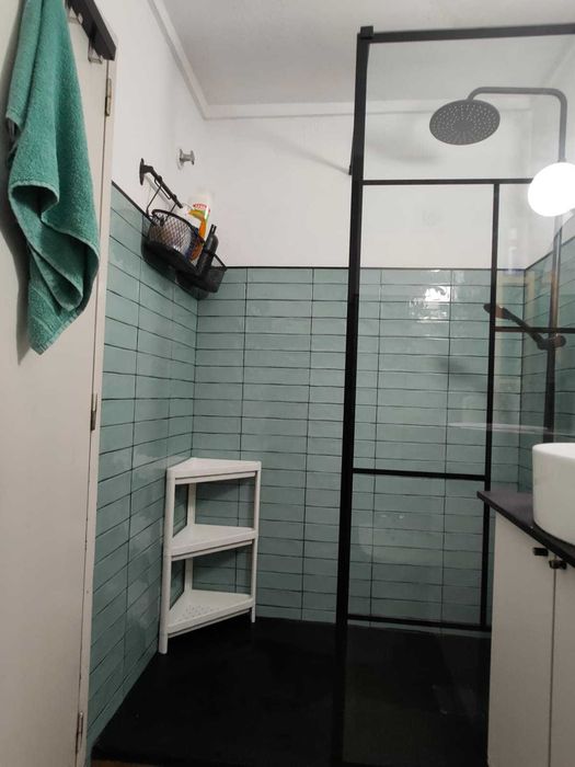 Quarto Espaçoso para Trabalhador em Paço de Arcos