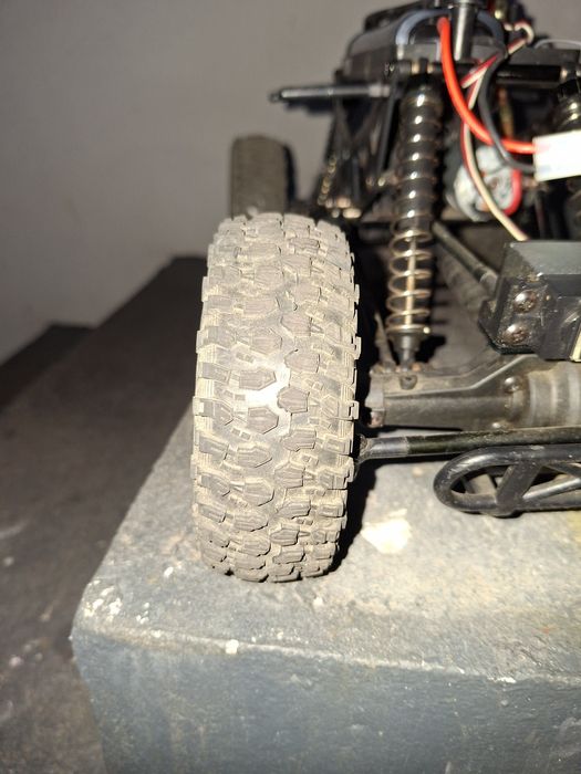 Vendo 4 pneus com jantes 1.65x4.56x2.2