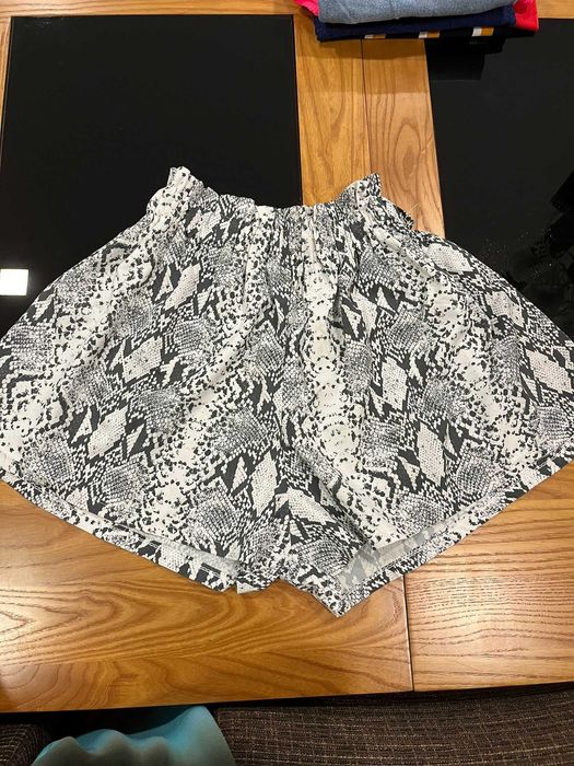 Lote de saias e calções (XS/S/TU)