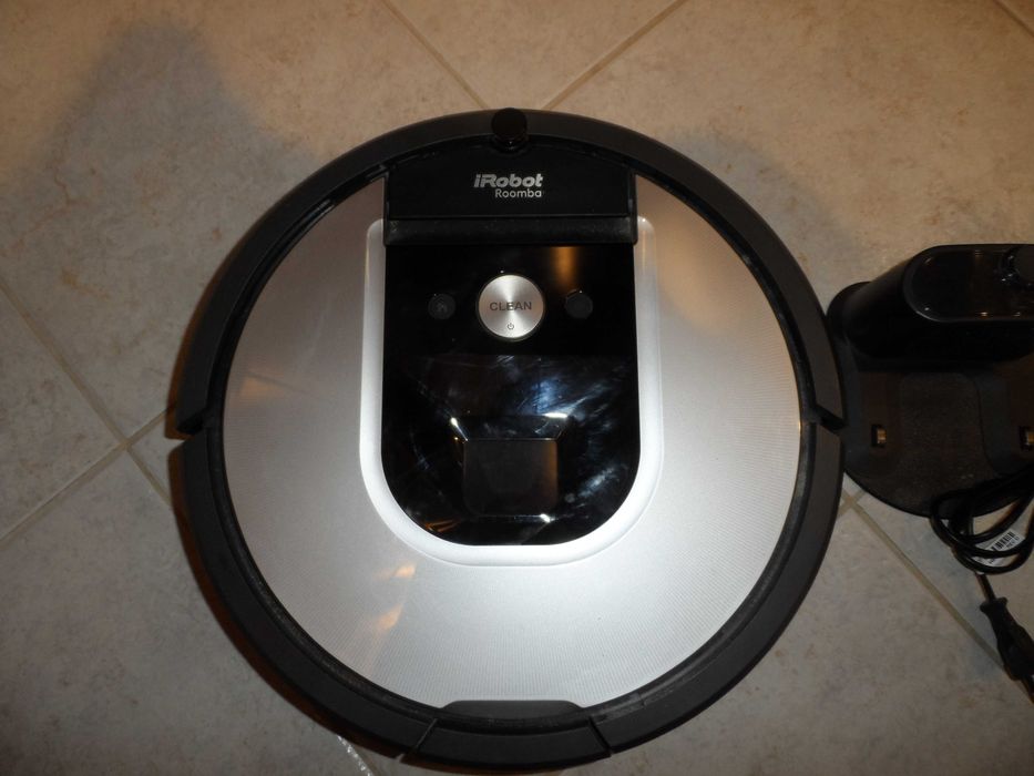 Robot sprzątający iRobot Roomba 965 srebrny/szary