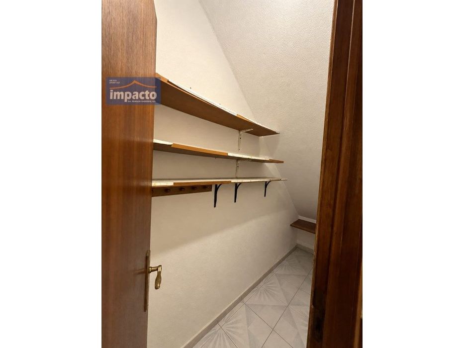 ** RESERVADO** Moradia em Banda, 2 Pisos, Alto do Moinho, Alfragide
