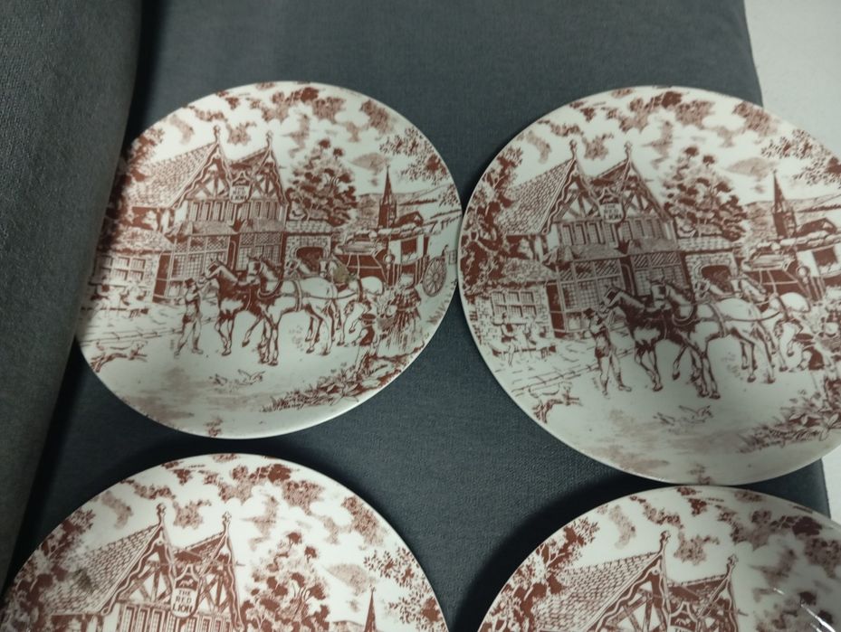 Pratos de porcelana fina