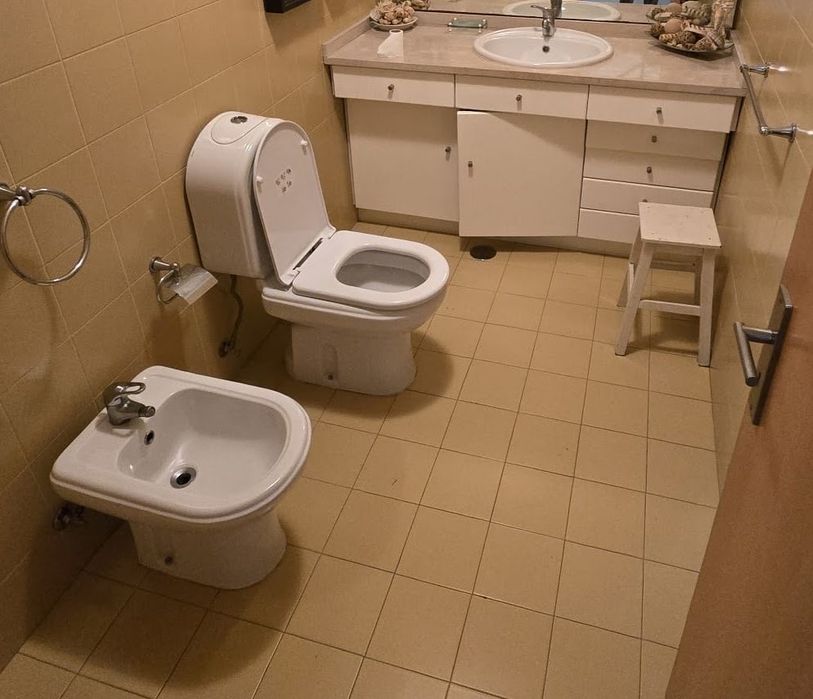 Cozinhas, casas de banho e moveis