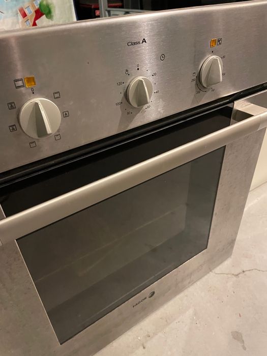 Forno eléctrico encastrável 51 Litros com grelhador Classe A