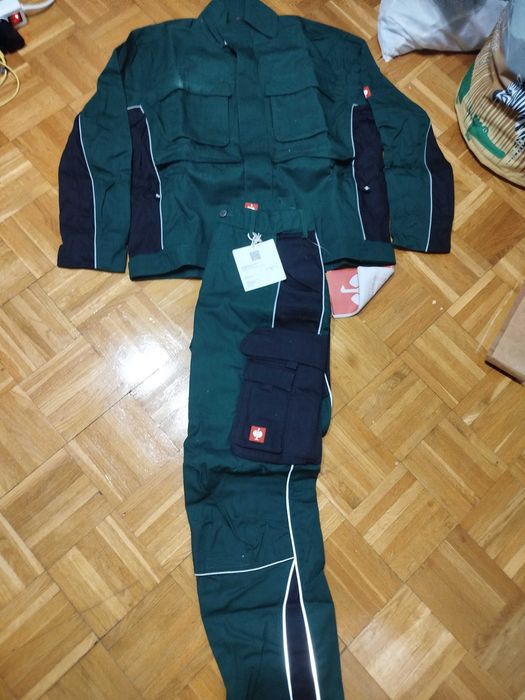 Ubrania robocze z butami