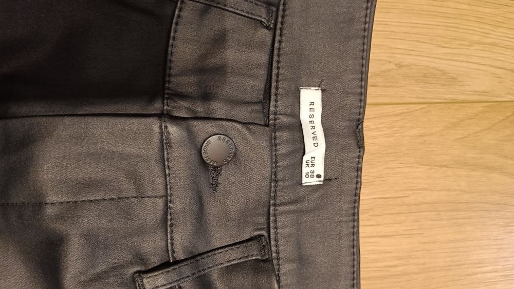 Spódnica z imitacji skóry Reserved 38