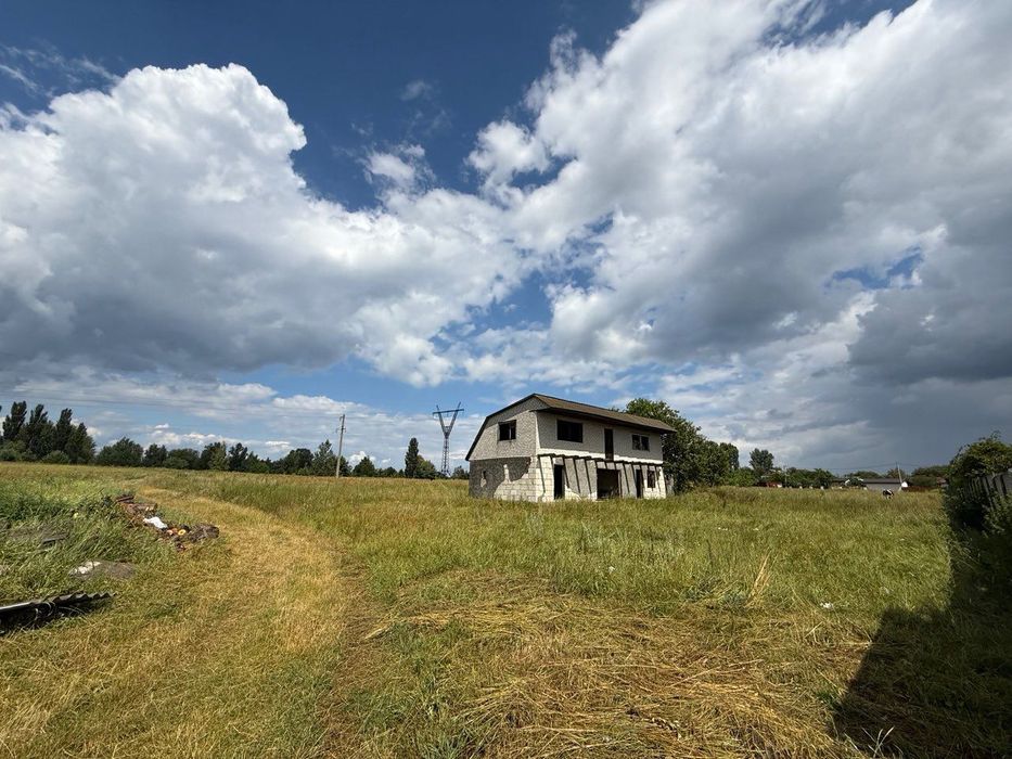 Продам земельну ділянку в затишній локації