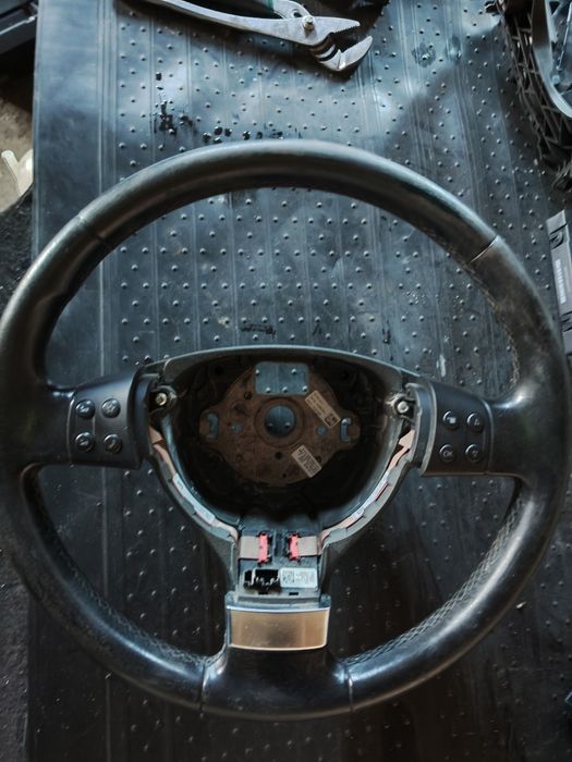 Kierownica wielofunkcyjna volkswagen golf 5 bora passat