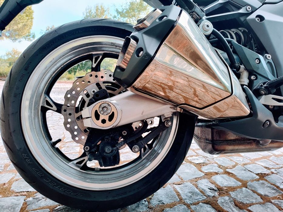 KAWASAKI Z1000 (2010)
