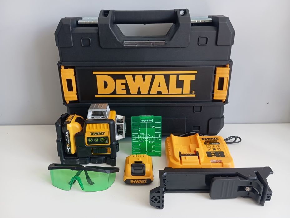 DeWalt 089LG 3D лазерний рівень. 2 АКБ. Лазерный уровень. Кейс.