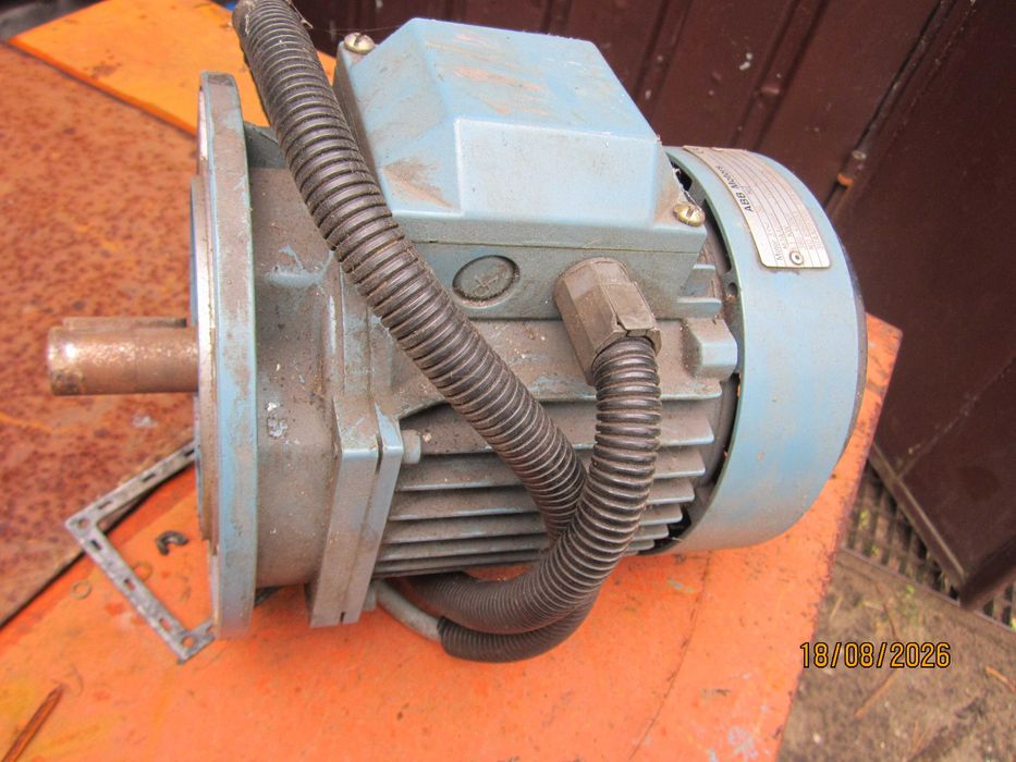 silnik 1,1 kw 380v    kołnierzowy
