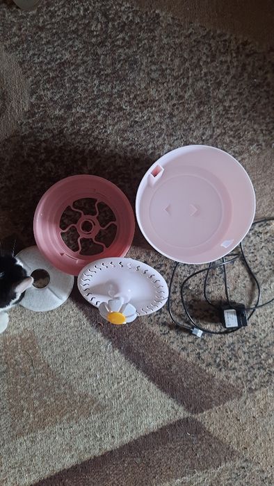 Фонтанчик- поїлка для котиків