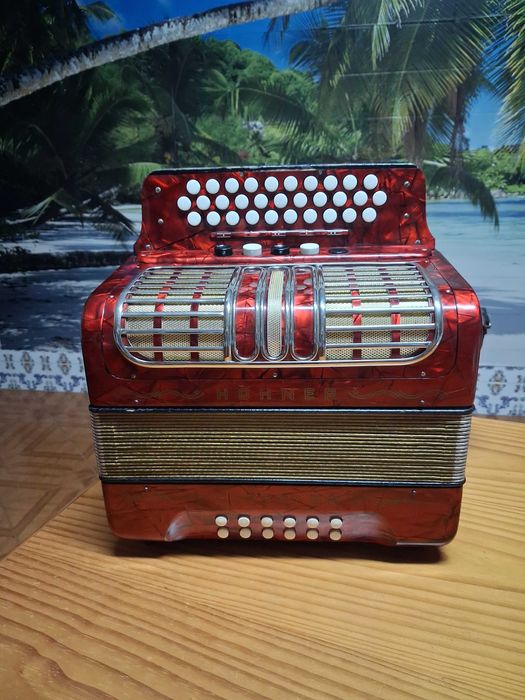 Consertina hohner corona  3 com rejistos