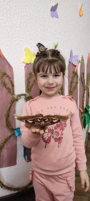 Легкий костюм на дівчинку 3-4 років