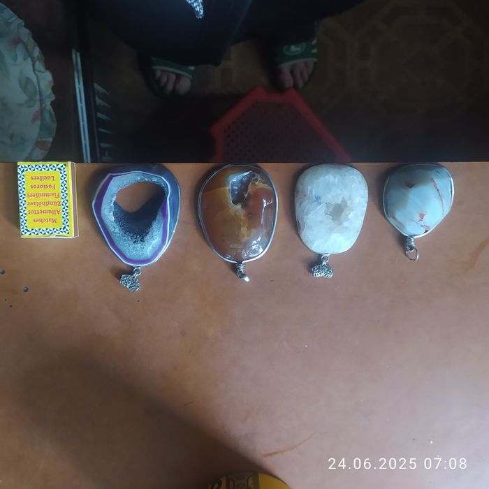 Продам кулоны,бусы,серьги, браслеты из нат.камня