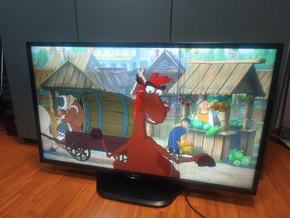 Телевизор LG 42" УЦЕНКА есть полосы на экране 42LN570V