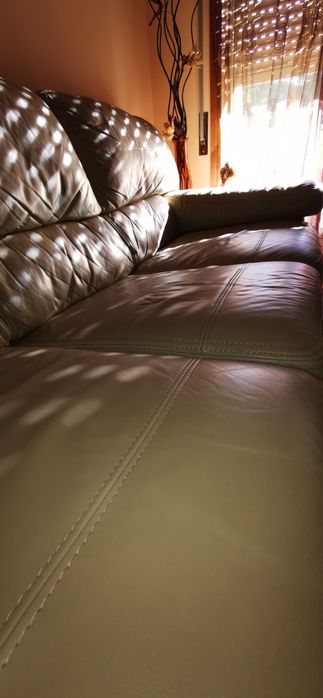 Sofá em pele genuína