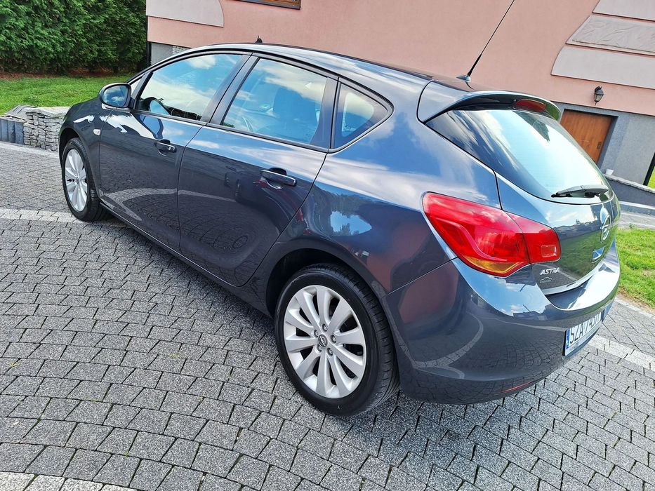 Opel Astra 1.6 B Nowe Sprzęgło Rozrząd Opony Bez Wkładu