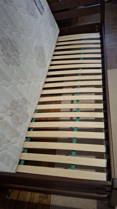 Продам ліжко підліткове.