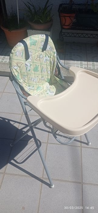 Cadeira criança/mesa impecável