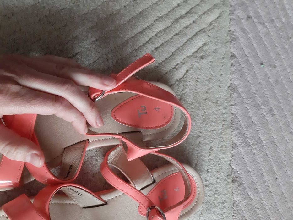 Sandały kobiece/dziewczęce