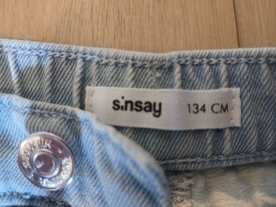 Spodnie jeansowe  Sinsay 134