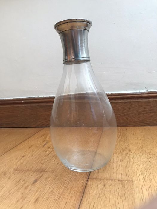 Jarra de vidro e casquinha