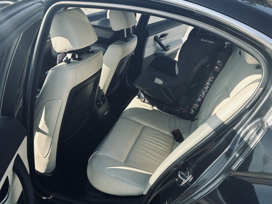 BMW e90 330i 2005 r  doinwestowana