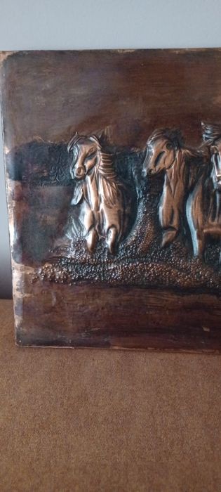 Miedziany obraz sygnowany ,konie.