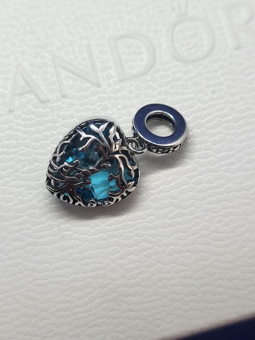 Nowy charms srebrny 925 z niebieskim sercem – bez pudełka