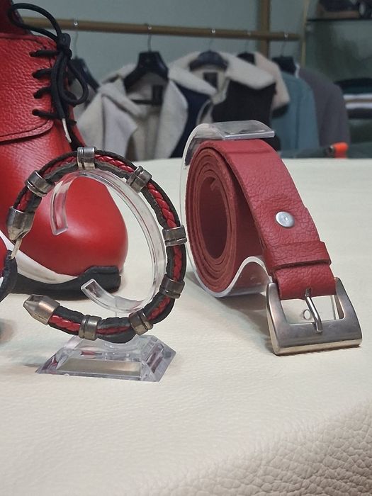 Sapato em couro + cinto + pulseira