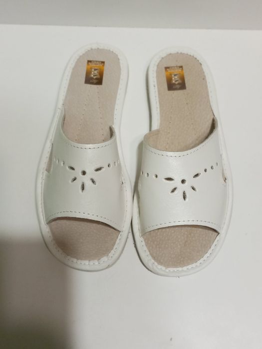 Skórzane pantofle damskie, rozmiar 38