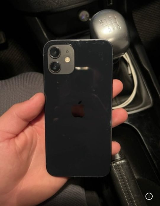 Продам айфон 12 на 64 гб