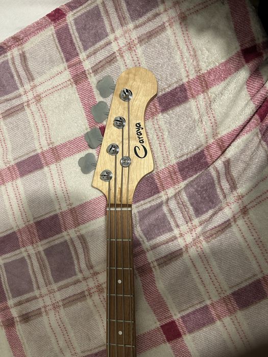 Guitarra elétrica da marca caraya