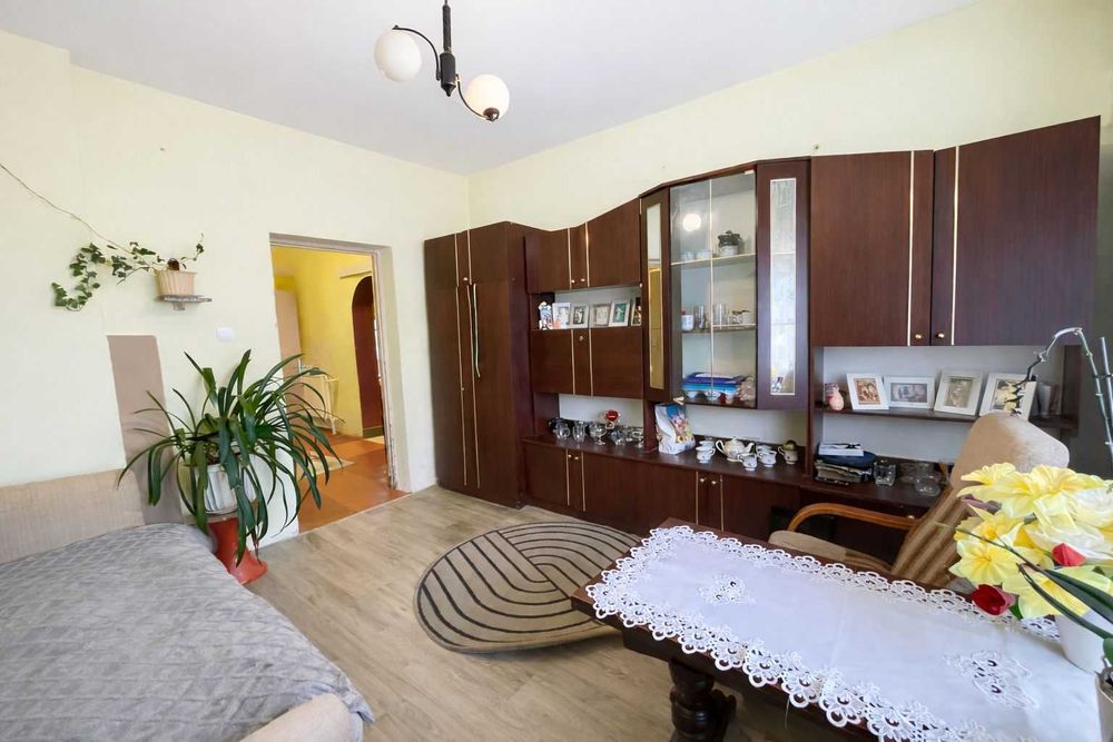 Na sprzedaż pół domu w Sadlnie ok 80m2 z ogrodem