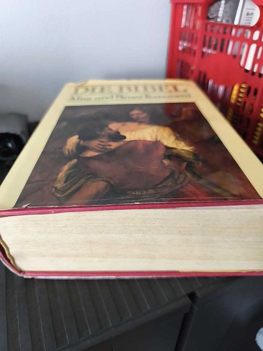 Livro A Bíblia - O velho velho e novo testamento - ler anúncio