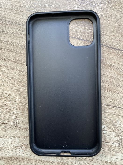 Etui do iPhone 11 Guess