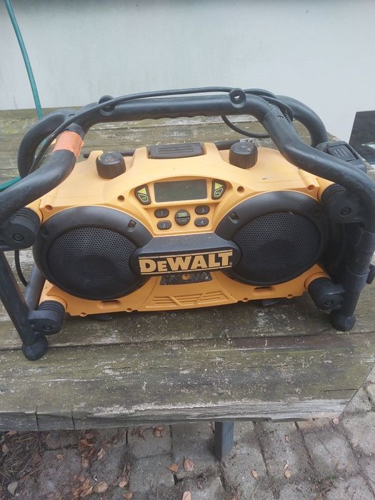 Radio dewalt DC011